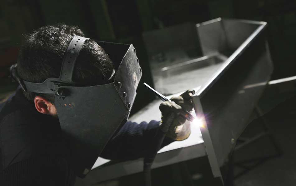 Cianco cuenta con un equipo técnico cualificado y la más moderna maquinaria para la transformación del acero